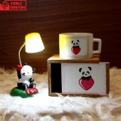 Sevimli Panda Işıklı Biblo Sarı Masa Lambası Kalp Tutan Panda Ahşap Kutulu Kupa Hediye Seti - 1