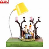 Sokak Lambası Altında Oturan Aşıklar Sarı Işıklı Biblo Masa Gece Lambası - 2