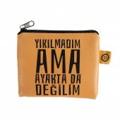 SARI YIKILMADIM AMA AYAKTADA DEĞİLİM TASARIMLI SÜET BOZUK PARA CÜZDANI - 1