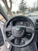 Skoda Octavia Mk2 A5 2005-2012 Araca Özel Dikmeli Direksiyon Kılıfı (Nokta Karbon) thumbnail 2