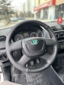 Skoda Octavia Mk2 A5 2005-2012 Araca Özel Dikmeli Direksiyon Kılıfı (Nokta Karbon) thumbnail 3