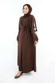 Nakış İşleme Detaylı Bel Kuşaklı Abaya 7898 Kahverengi thumbnail 3