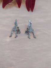 Hdmarketim Swarovski Işıltılı Taşlı Bayan Figürlü Sallantılı Küpe - 1
