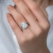 Kare Baget Taşlı Gümüş Tektaş Yüzük thumbnail 4