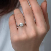 6 Tırnaklı Swarovski Taşlı Gümüş  Yüzük - 10