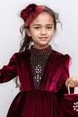 Kız Çocuk Üzeri Çiçek Taş İşlemeli Boğazlı Yaka Bordo Kadife Abiye thumbnail 5