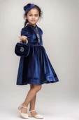 Kız Çocuk Üzeri Çiçek Taş İşlemeli Boğazlı Yaka Lacivert Kadife Abiye thumbnail 4
