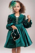 Kız Çocuk Yakadan Göğse ve Omuzları İnci İşlemeli Balon Kollu Yeşil Kadife Abiye thumbnail 5
