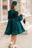 Kız Çocuk Yakadan Göğse ve Omuzları İnci İşlemeli Balon Kollu Yeşil Kadife Abiye thumbnail 2