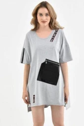 Yuvarlak Yaka Şeritli Taşlı ve Fermuarlı Cep Detaylı Gri Kadın Bluz - 1