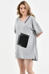 Yuvarlak Yaka Şeritli Taşlı ve Fermuarlı Cep Detaylı Gri Kadın Bluz - 2