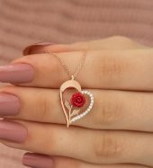 Özel Tasarım Kalp İçinde Gül Detaylı 925 Ayar Gümüş Kolye ROSE thumbnail 2