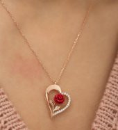 Özel Tasarım Kalp İçinde Gül Detaylı 925 Ayar Gümüş Kolye ROSE thumbnail 3