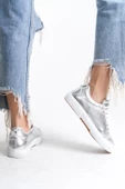 Kadın Metalik Gri Bağcıklı Sneaker Günlük Düz Spor Ayakkabı - 3