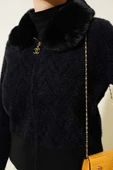 Yakası Kürklü Fermuarlı Kısa Ceket Siyah thumbnail 4
