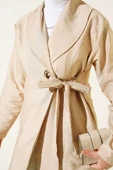 Kuş Gözlü Kuşaklı Trençkot Bej - 4