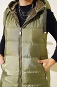 Kapüşonlu Uzun Şişme Yelek Çağla Yeşili thumbnail 4
