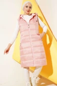 Kapüşonlu Uzun Şişme Yelek Pembe thumbnail 2