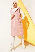 Kapüşonlu Uzun Şişme Yelek Pembe thumbnail 1