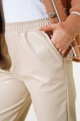 Bel ve Paça Lastikli Deri Pantolon Bej thumbnail 4