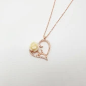 Kalbin İçinde Beyaz Gül Taşlı Kolye - 7