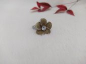 Kadın Yüzük Metalik Renk Çiçek Tasarımlı Simli Ve Taşlı Ayarlanabilir thumbnail 1