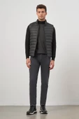 Siyah Kapitone Dik Yaka Düz Garnisiz-Biyesiz Slim Fit Yelek 1009245150 - 2