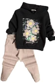 Kız Çocuk Kollarında Yazı Detayları ve Önü Çiçek Baskılı Bej Eşofman Takım thumbnail 4