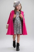 Kız Çocuk Kazayağı Desen Elbise Kolları Peluş ve Omuzları İnci İşleme Kemerli Fuşya Kaşe Kaban - 4