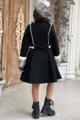 Kız Çocuk Kazayağı Desen Elbise Kolları Peluş ve Omuzları İnci İşleme Kemerli Siyah Kaşe Kaban - 7
