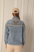 Denim Kumaş Sırtı Nakışlı Kadın Mavi Ceket - 4
