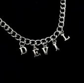 Gri Devil Yazılı Harfli 45 cm Zincirli Hediyelik Bayan Kolye Takı - 1