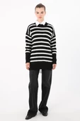 Siyah-Beyaz-Çizgili Dik Yaka Triko Kazak - 2