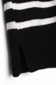Siyah-Beyaz-Çizgili Dik Yaka Triko Kazak - 6