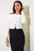 Kayık Yaka Yırtmaçlı Bluz Ekru thumbnail 2