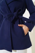 Kuşaklı Kısa Kaşe Kaban Lacivert thumbnail 4