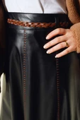 Midye Dikişli Kloş Deri Etek Siyah - 4
