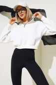 Yarım Fermuarlı Şardonlu Kısa Sweatshirt Ekru thumbnail 1