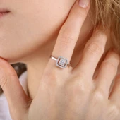 Baguette Beyaz Altın Yüzük Kare thumbnail 2