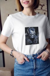 The Predator Renkli Baskılı Tişört Kadın Hediye Doğum Günü Hediyesi T-shirt - 1