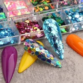 Parlak Tırnak Süsleme Pulları Renkli Altıgen 12'li set Nail Art 002 thumbnail 2