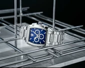 Versace VRSCVE6H00423 Erkek Kol Saati thumbnail 1