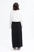 Siyah-Pamuklu İki Cepli Likralı Etek thumbnail 3