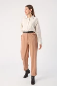 Toprak-Kemerli Duble Paça Pileli Havuç Pantolon thumbnail 1