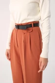 Yeni Kremit-Kemerli Duble Paça Pileli Havuç Pantolon thumbnail 5