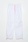 Beyaz-Paraşüt Kumaş Pile Detaylı Paçası Büzgülü Pantolon thumbnail 9