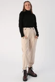 Açık Bej-Pamuklu Apolet Detaylı Çıtçıtlı Likralı Kargo Pantolon thumbnail 2