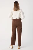 Kahve-Paçası Pensli Rahat Kalıp Pantolon thumbnail 4