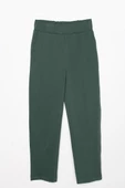 Yeşil-Paçası Pensli Rahat Kalıp Pantolon thumbnail 6