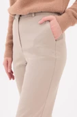 Bej-Paçası Yırtmaçlı Havuç Pantolon thumbnail 5